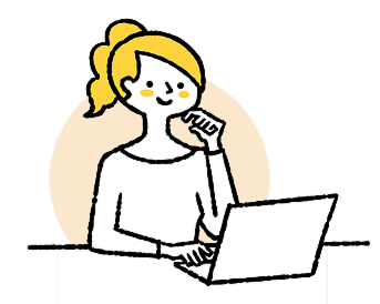 楽しそうに副業でデスクワークをする女性